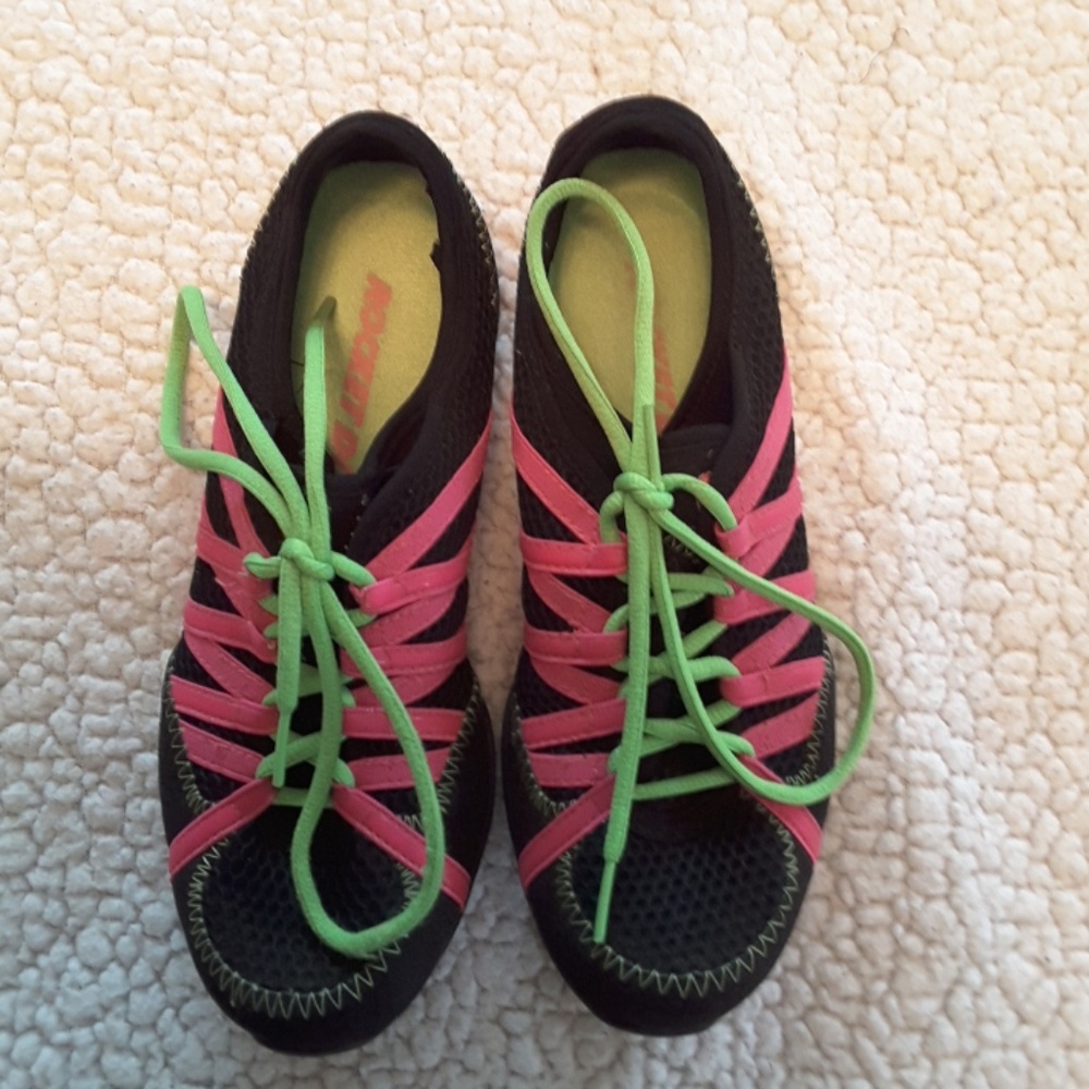 Casual shoes